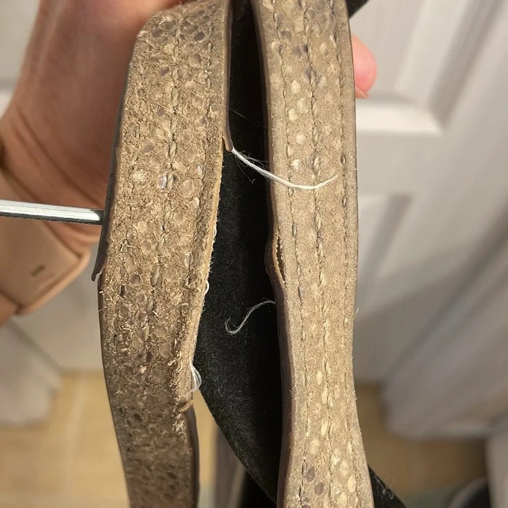 Beautiful Pre Loved Python Coach - Picture 7 of 17